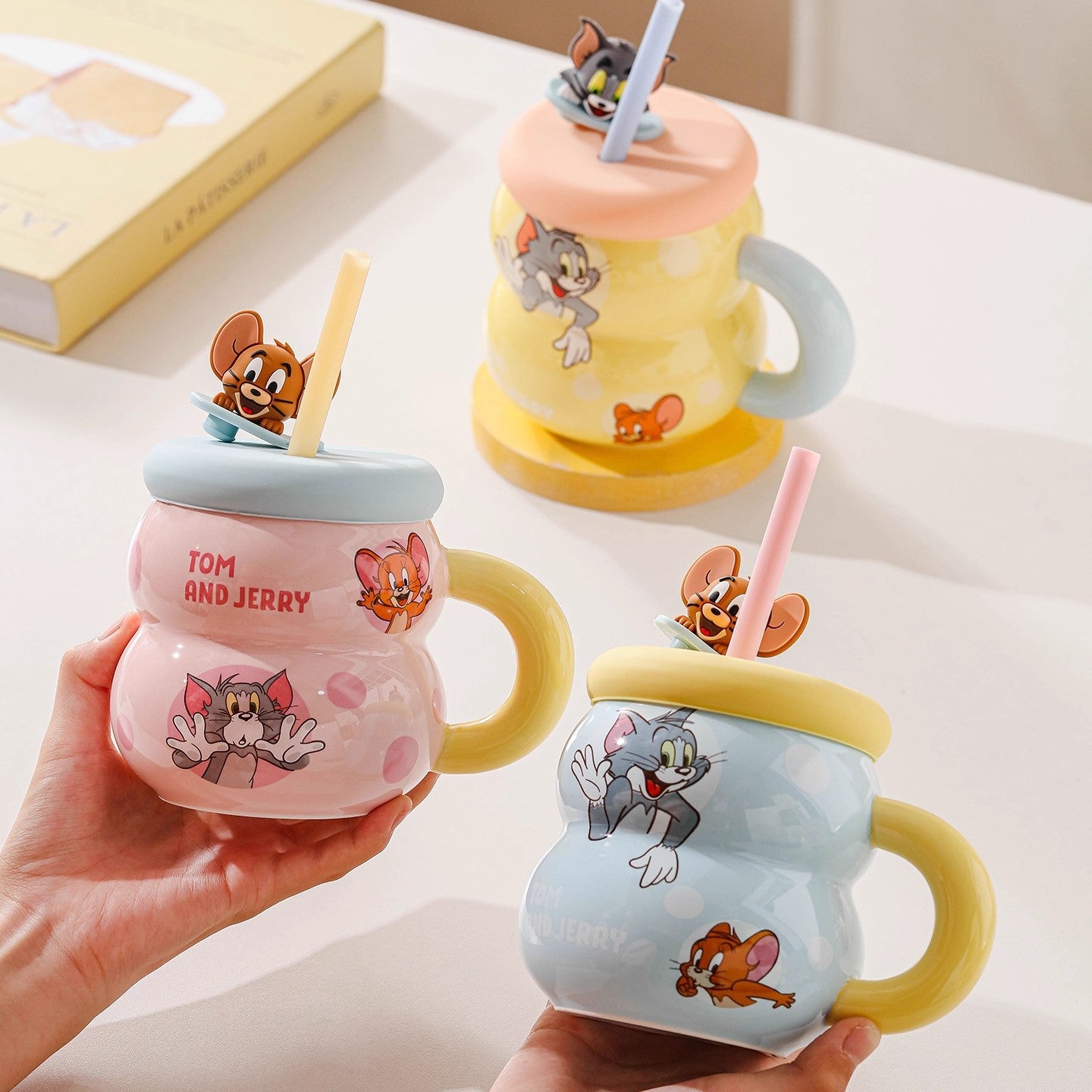 ceramic-mug-with-straw-for-office-use.jpg